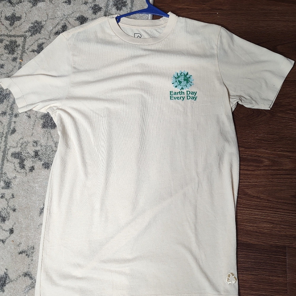 Earth day Medium sized recycled material T shirt